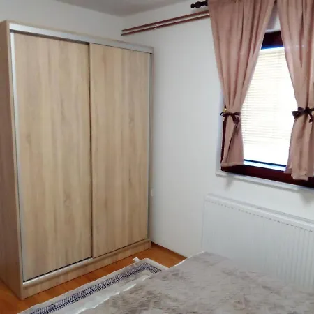 Goga Apartment *